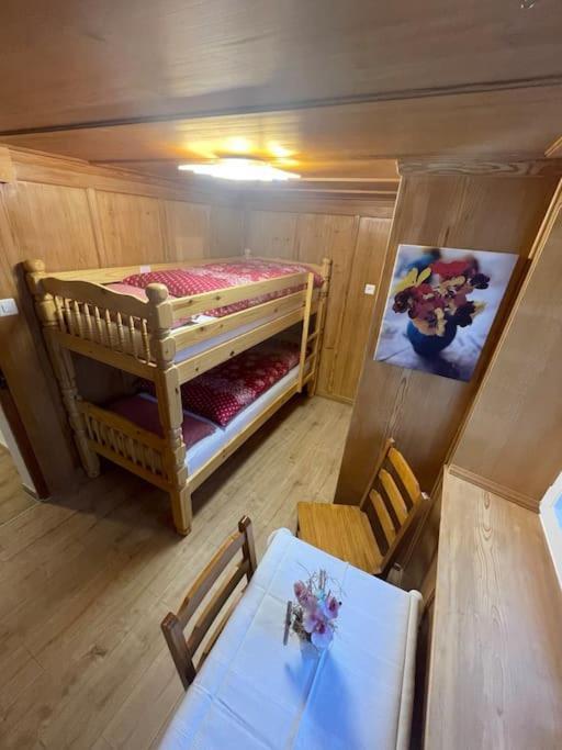 Apartment Chalet Im Sunnigen Usblick Wengen Dış mekan fotoğraf
